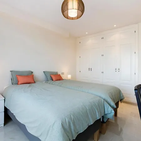 Duplex With Rooftop Terrace Aloha Royal Rdr230